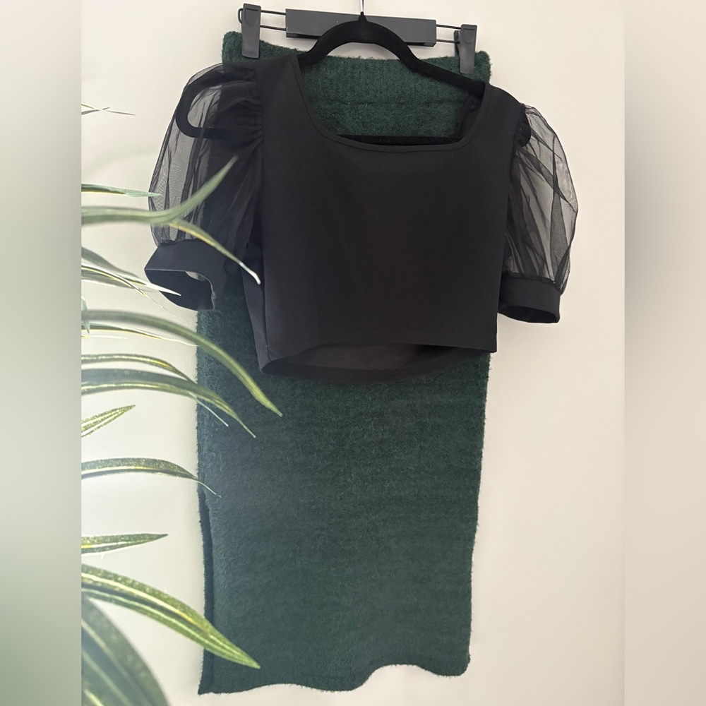 Elegant Black Mesh Puff Sleeve Crop Top with Textured Green Skirt Set